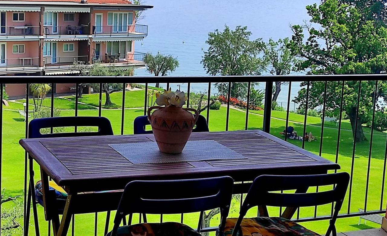 On The Beach Lake View มาแนร์บา เดล การ์ดา ภายนอก รูปภาพ